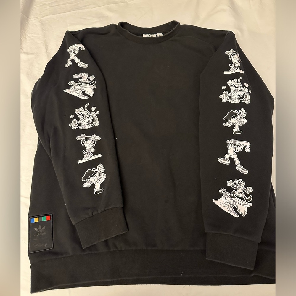 Adidas Disney sweatshirt hoodie. With Goofy.